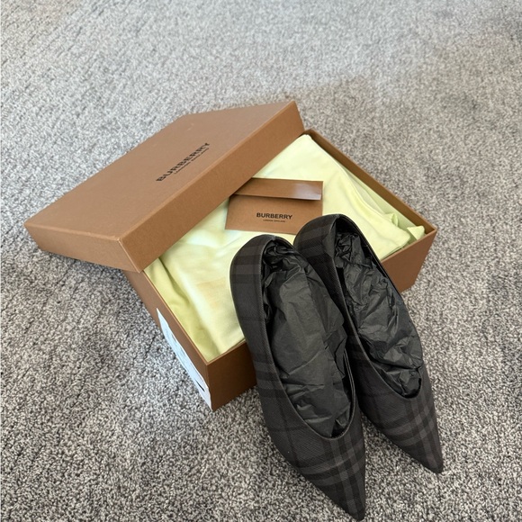 Burberry Beige Plaid Flats - Picture 1 of 6